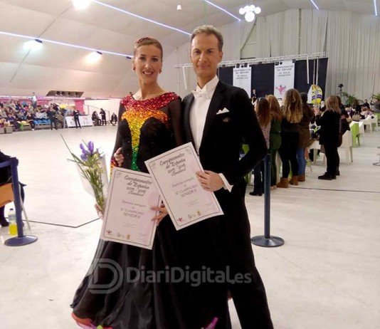 Los bailarines setabenses Eva y José participan en el Campeonato de España Standard