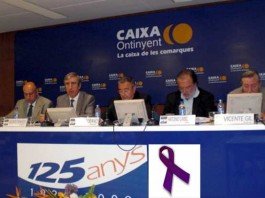 Caixa Ontinyent se une al Día contra la Violencia de Género