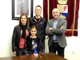 L’alcalde rep a la llosera Tania Rubio, campiona d’Espanya de dansa infantil