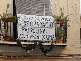 Xàtiva Unida es reuneix amb el veïnat i el govern per buscar solucions a l’incivisme en el mercat