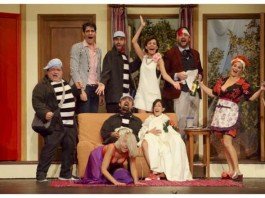 El Gran Teatre de Xàtiva acollirà aquest divendres la comèdia «Per davant i per darrere»