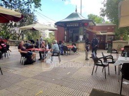 Dilluns 11 obrin els comerços, les terrasses de bars i restaurants que han passat a la Fase 1