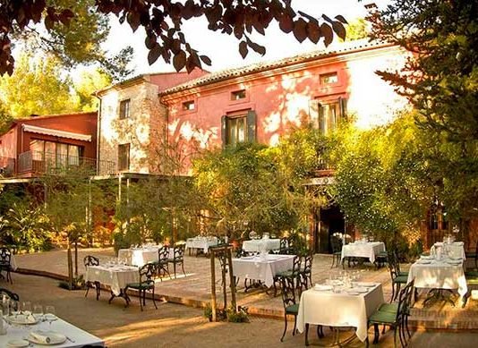 Hotel Montsant, único espacio en Xàtiva que acoge celebraciones familiares en un entorno natural