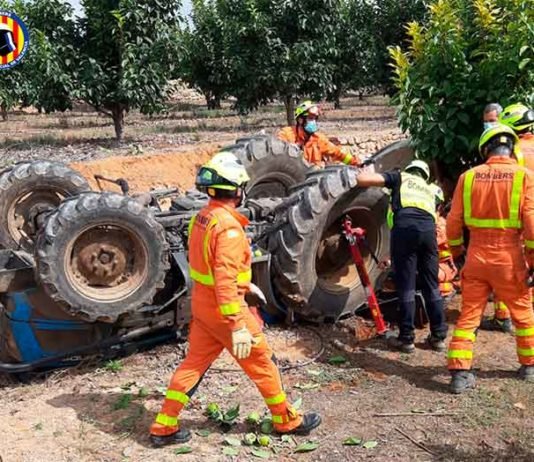 Tragedia en Vallada: fallece el operario de una grúa durante el rescate de un tractor volcado