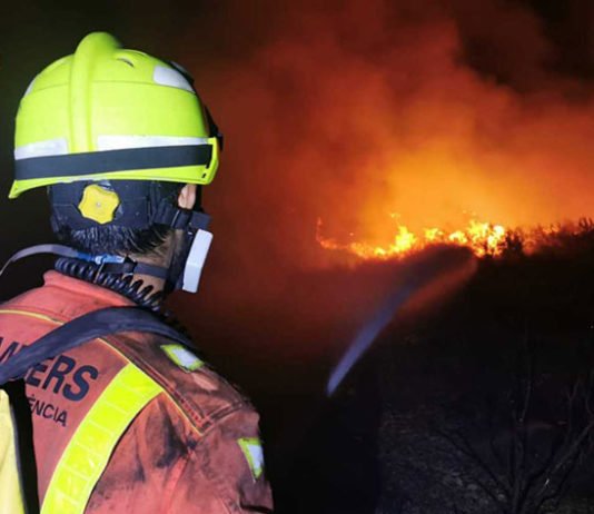 El Consorci de València dóna per estabilitzat l’incendi forestal de Rafelguaraf