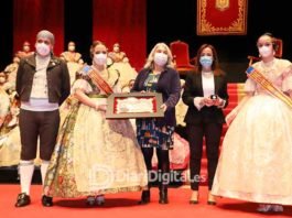 El Departament de Salut Xàtiva Ontinyent rep la “Insígnia d’Or” de la Junta Local Fallera de Xàtiva