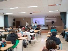 Dos alumnes de l’IES Dr. Lluís Simarro comparteixen la seua experiència Erasmus amb alumnat de 4t d’ESO