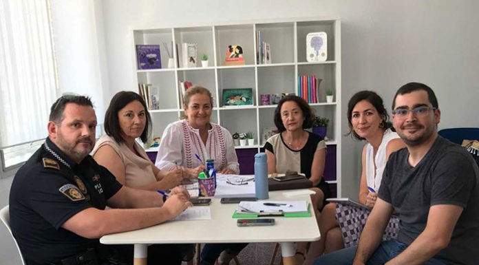 L’Alcúdia de Crespins celebra la primera reunió multidisciplinària sobre violència de gènere