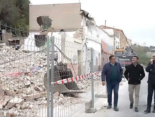 Ontinyent inicia la demolició del primer grup de vivendes de la Cantereria