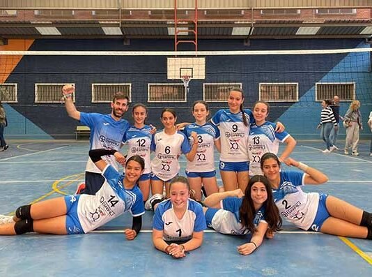 L’equip infantil femení del col·legi Claret de Xàtiva es consolida com a líder de la lliga federada