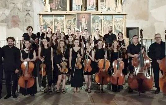 Xàtiva posa banda sonora al talent femení amb el certamen Medina Xateba