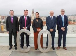 La Consellera d’Hisenda, Economia i Administració Pública visita Caixa Ontinyent