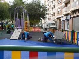 Ja està en marxa la millora dels parcs infantils de Xàtiva