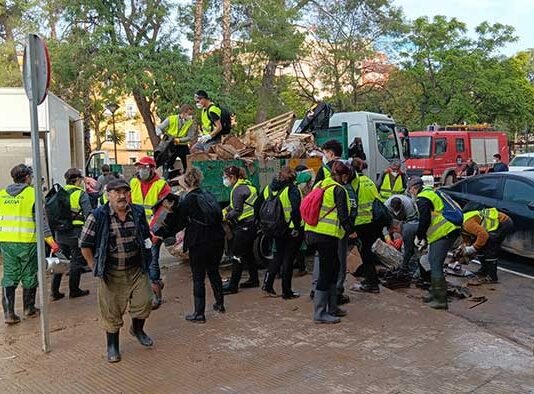 Xàtiva envia voluntaris per a ajudar a les localitats d’Algemesí i Picanya