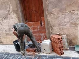 Veïns del Barri antic de Xàtiva alcen la veu: denuncien inseguretat, incivisme i abandó institucional