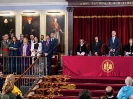 Jorge Rodríguez assisteix a l’acte d’apertura del curs acadèmic 2025-26 de la UV presidit pel Rei d’Espanya