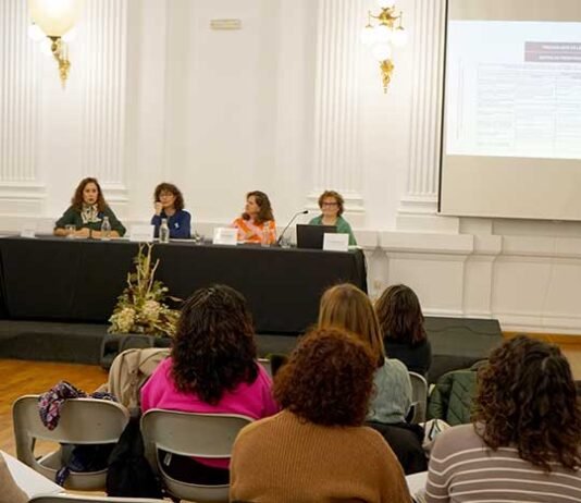 Xàtiva celebra una jornada per a renovar el Pla Municipal d’Absentisme Escolar