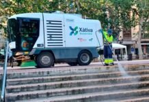 Neteja a fons a Xàtiva: el municipi inicia un pla intensiu en tots els seus carrers