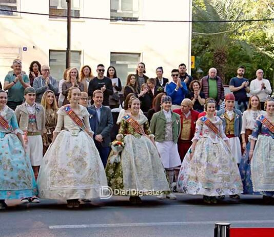Xàtiva es rendeix a l’enginy i el color de la Cavalcada del Ninot Infantil