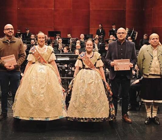 El pasdoble fa vibrar Xàtiva: «Valencianeta de Xàtiva» i «El Ninot» triomfen al Gran Teatre
