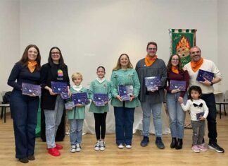 La Falla Espanyoleto presenta un llibret coral amb “màgia, ciència… i un poc de fum” i estrena el Tarot Faller