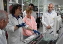 La consellera de Industria avala el potencial tecnológico de Inelcom en Xàtiva