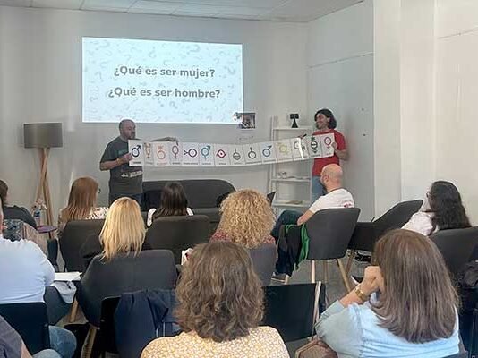 El personal municipal de Xàtiva es forma en diversitat sexual, de gènere i familiar
