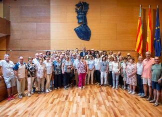 La Diputació de València rep a veïns de Barxeta i el Genovés que participen en ‘Açò és la Dipu’