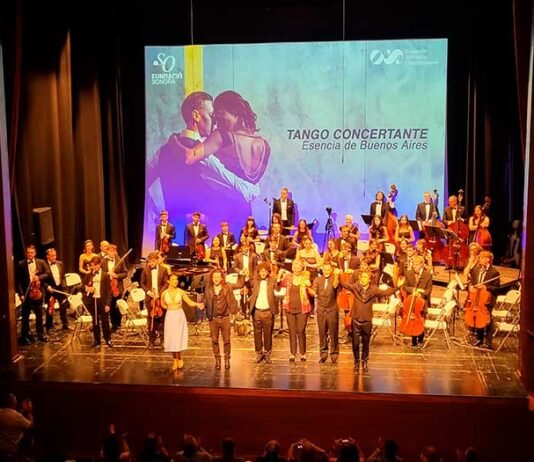 L’Orquestra Simfònica Caixa Ontinyent fa bategar el Teatre Echegaray amb l’emoció, el virtuosisme d’“Essència de Buenos Aires”