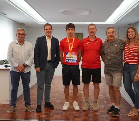 L’Ajuntament de Xàtiva reconeix el títol nacional de javelina de Juan Moreno