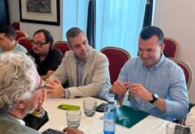 Mompó urge a los alcaldes a «pensar en colectivo» y plantea centralizar servicios esenciales como la Policía Local