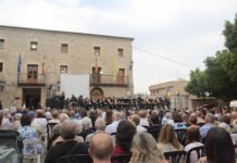 Exit rotund a Énguera: més de 300 persones s’uneixen en un emotiu intercanvi musical