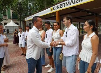 Mompó: “Hem de treballar junts perquè la Fira de Xàtiva siga reconeguda com a Festa d’Interés Turístic Internacional”
