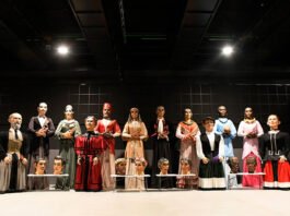 Els gegants i nanos porten el folklore de Xàtiva a les Fires d’Octubre de Tafalla