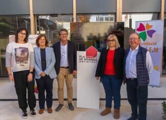 Ontinyent lliura les primeres claus de les vivendes de la Casa del Delme destinades a ADIEM
